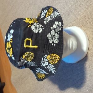 Genuine Merchandise Pittsburgh Pirates Hawaiian shirt bucket hat